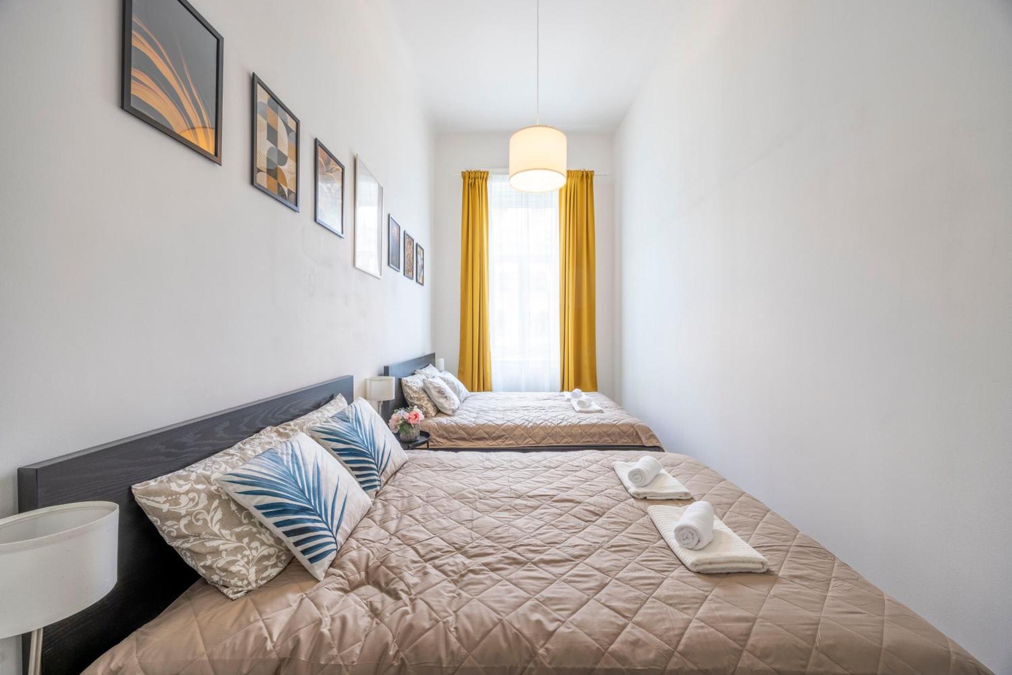 Spacious Cozy Home With 4Bedroom In The Heart Of Bp ブダペスト エクステリア 写真